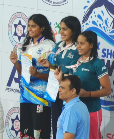 Women's 400m freestyle podium, Day 4